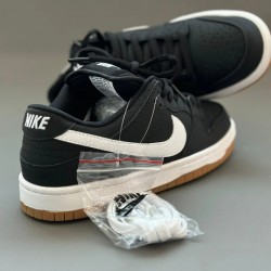 Nike Dunk Low siyah-beyaz